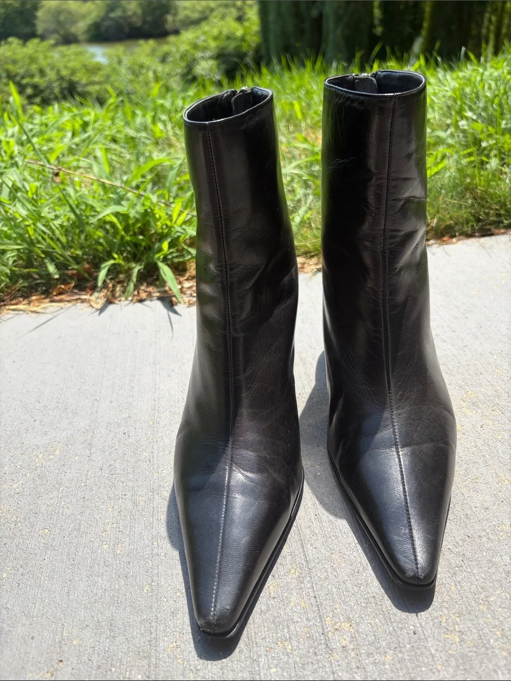 Anne Klein Black Pointed-Toe Leather Ankle Boots kitten heel 7 1/2 100% leather